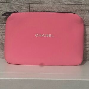 GWP: Beaute Pink Cosmetic Pouch